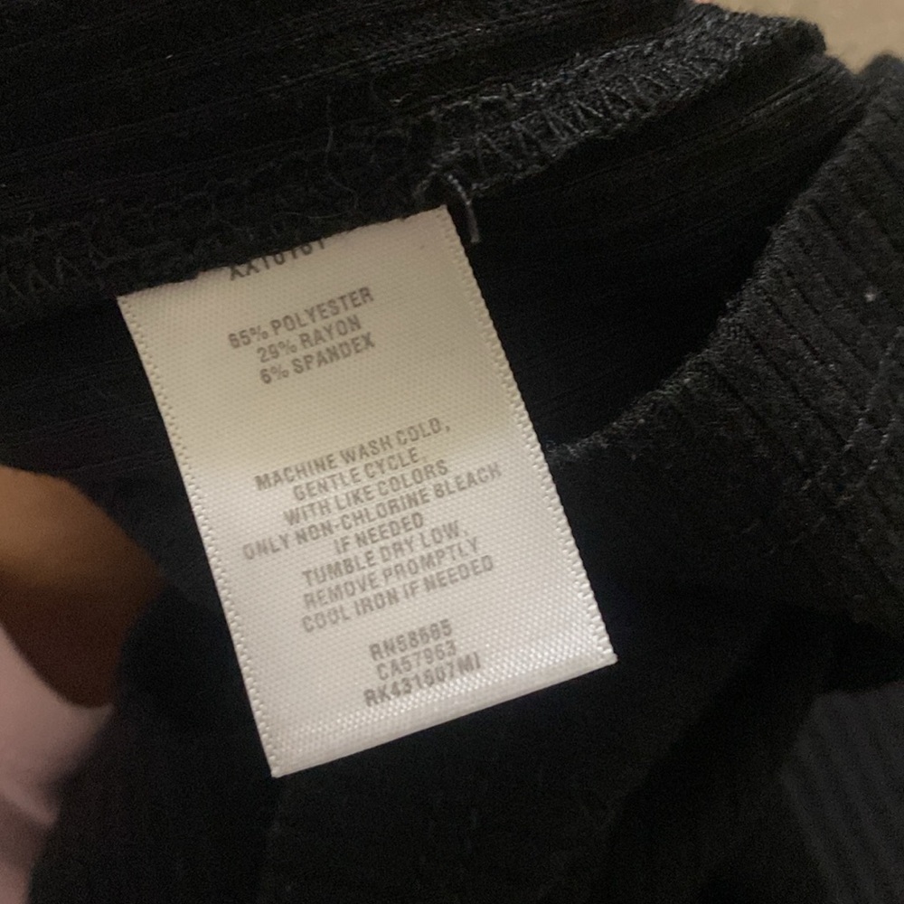 🛍️Black Sleeveless Women's V-neck Top! - Picture 6 of 6